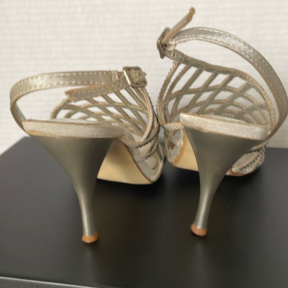 Kiss Kiss Italian Silver Sandals/Crystals. - Picture 3 of 11